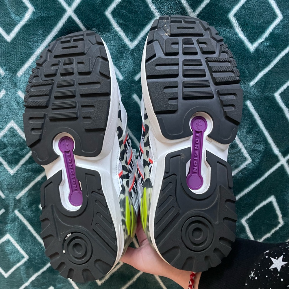 Adidas women’s sneakers cheetah/zebra size 8.5 - Picture 5 of 6